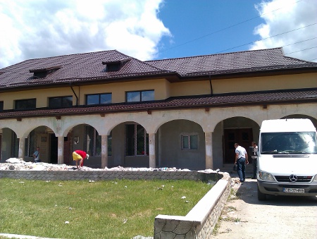 Etapele hidroizolǎrii la CĂMINUL CULTURAL din comuna Doiceşti, judeţ Dâmboviţa