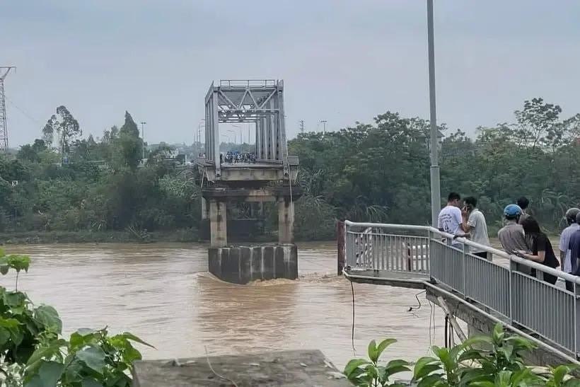 Un pod s-a prăbușit în Vietnam din cauza inundațiilor și alunecărilor de teren din cauza furtunii Yagi